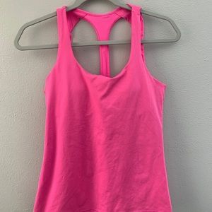 Under Armour exercise tank w/ built in bra!